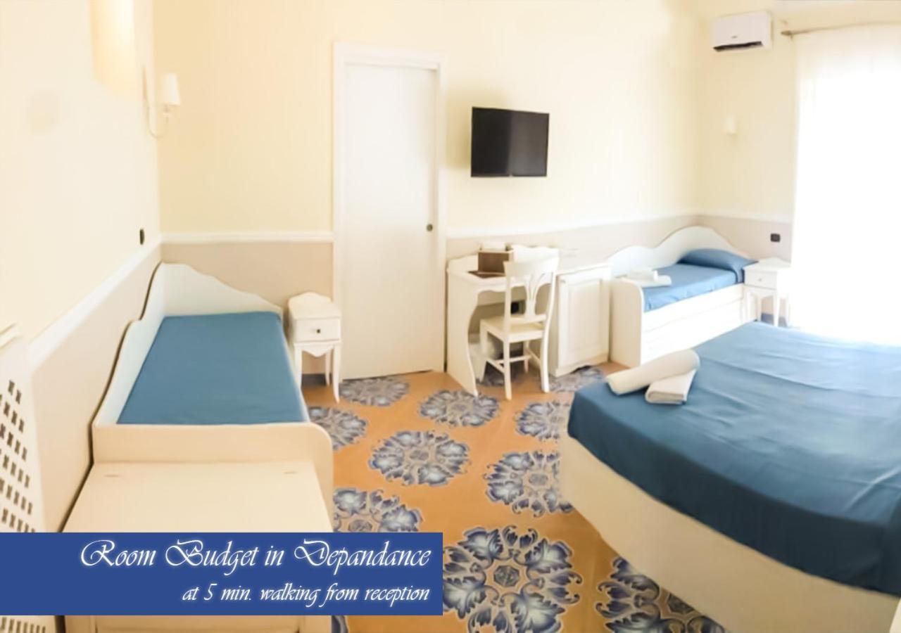 Bed & Breakfast Medea Наполи Екстериор снимка
