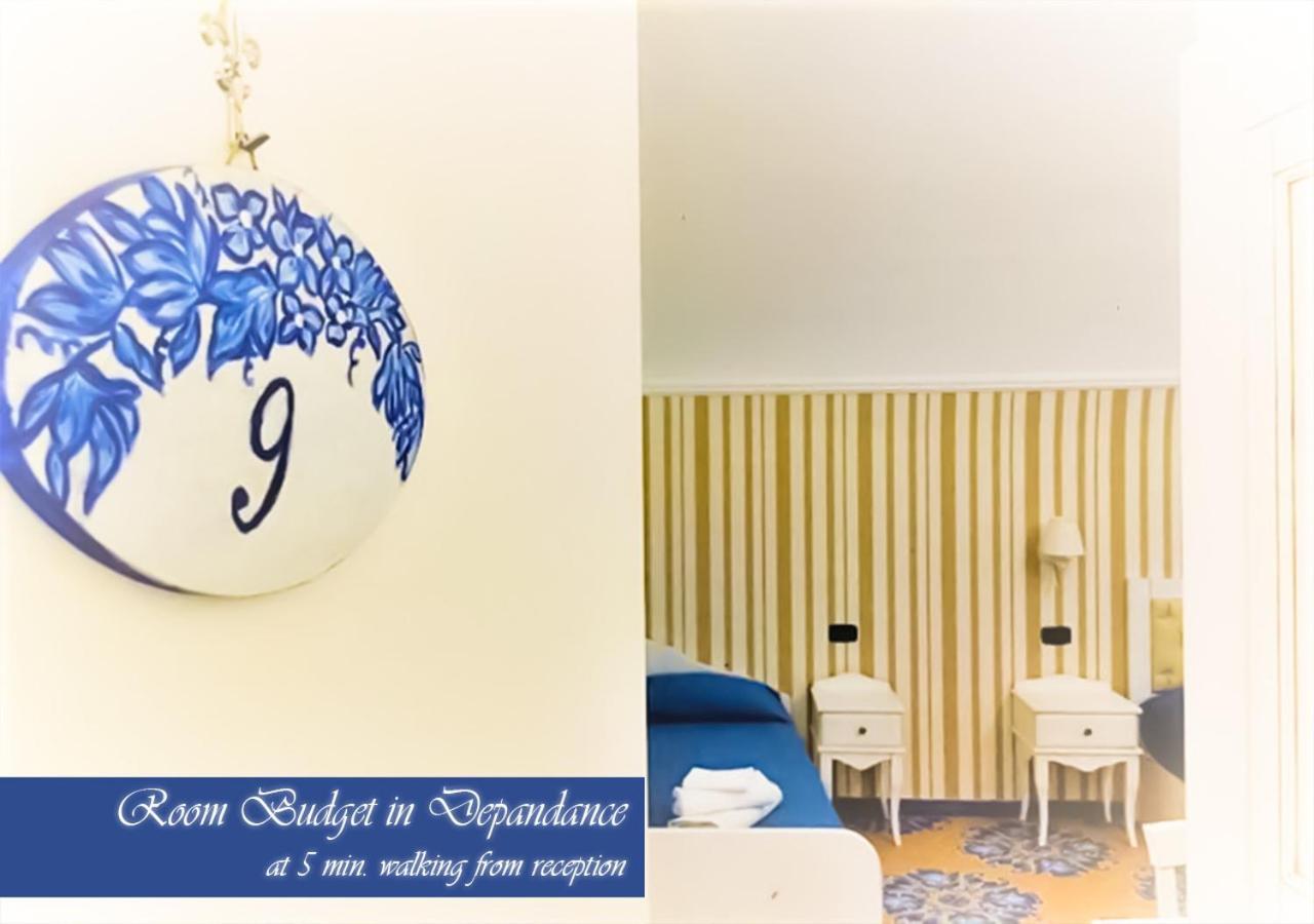 Bed & Breakfast Medea Наполи Екстериор снимка
